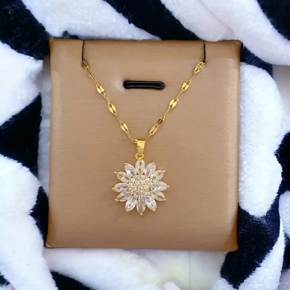 18K Gold Plated Vintage Sunflower Pendant Necklace - Picture 3 of 4